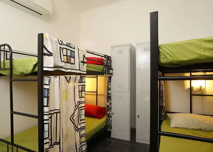 Rain Forest 149 Hostel Singapore